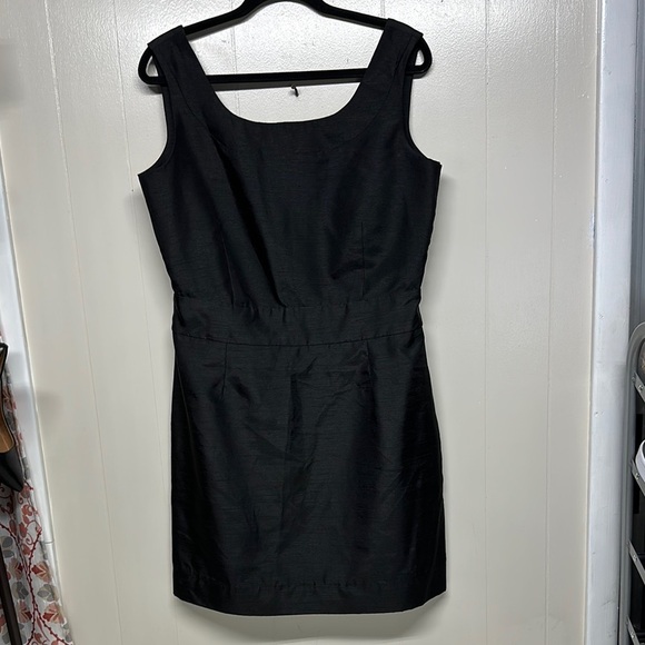 Black Sheath Mini Dress with Scoop Neck and Cutout Back - Picture 1 of 9